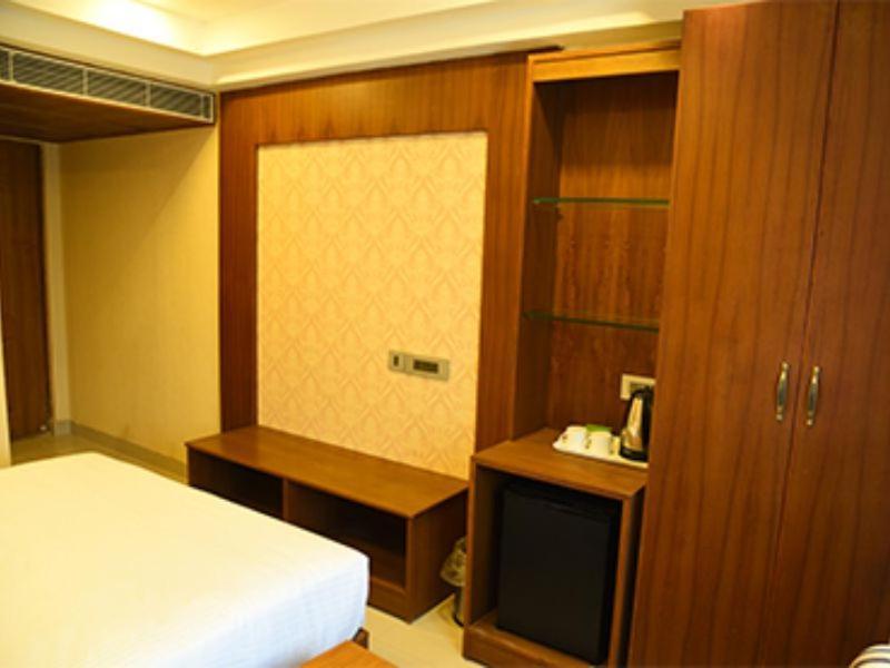 The Vijay Park - Airport Hotel Madras Buitenkant foto