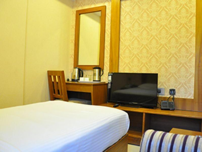 The Vijay Park - Airport Hotel Madras Buitenkant foto